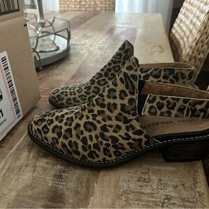 Very Volatile Leopard Print Mules
